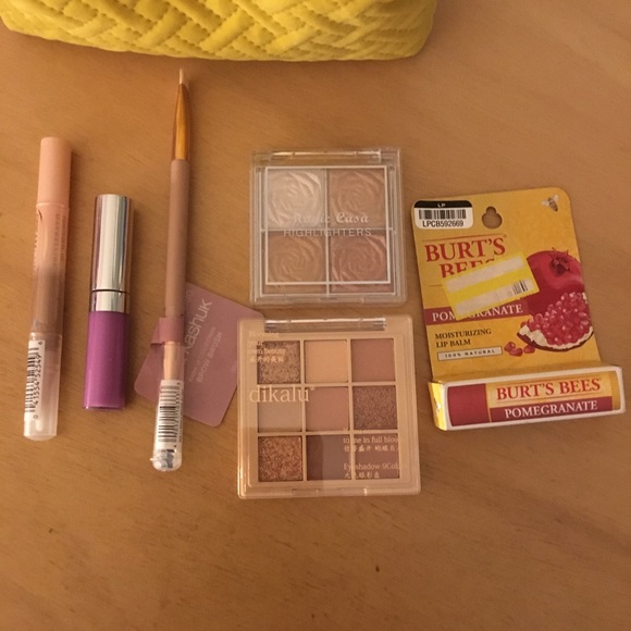 7pc Makeup Bundle Highlighters Eye Shadows Lip balm Concealer Brush Lipstick Bag - Picture 7 of 10